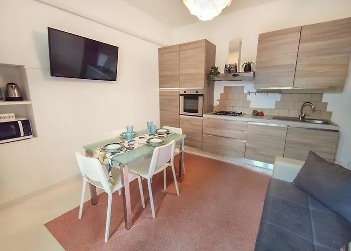 Casa Chiara In Centro Con Corte Privata Lejlighed San Benedetto del Tronto