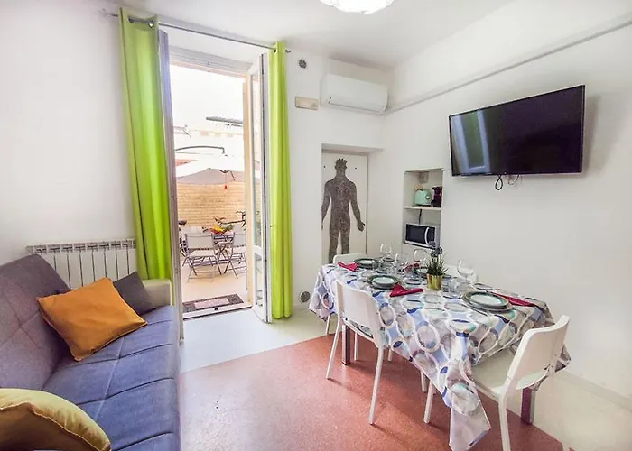 Casa Chiara In Centro Con Corte Privata Lejlighed