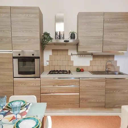 Casa Chiara In Centro Con Corte Privata Lejlighed San Benedetto del Tronto