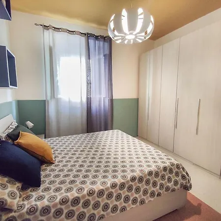 Casa Chiara In Centro Con Corte Privata Lejlighed *