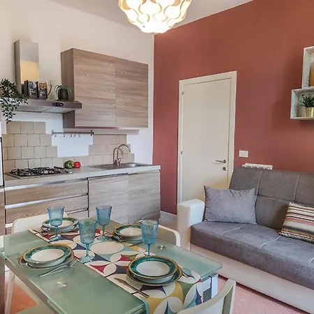 Apartment Casa Chiara In Centro Con Corte Privata