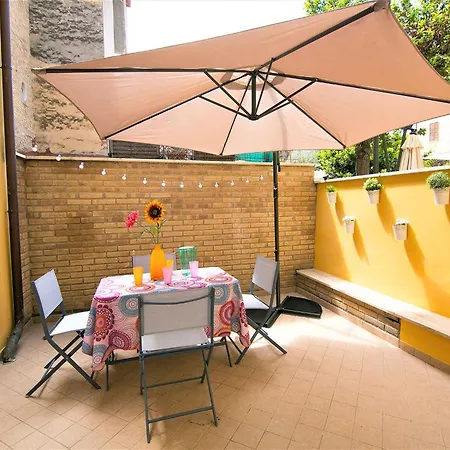 Casa Chiara In Centro Con Corte Privata *